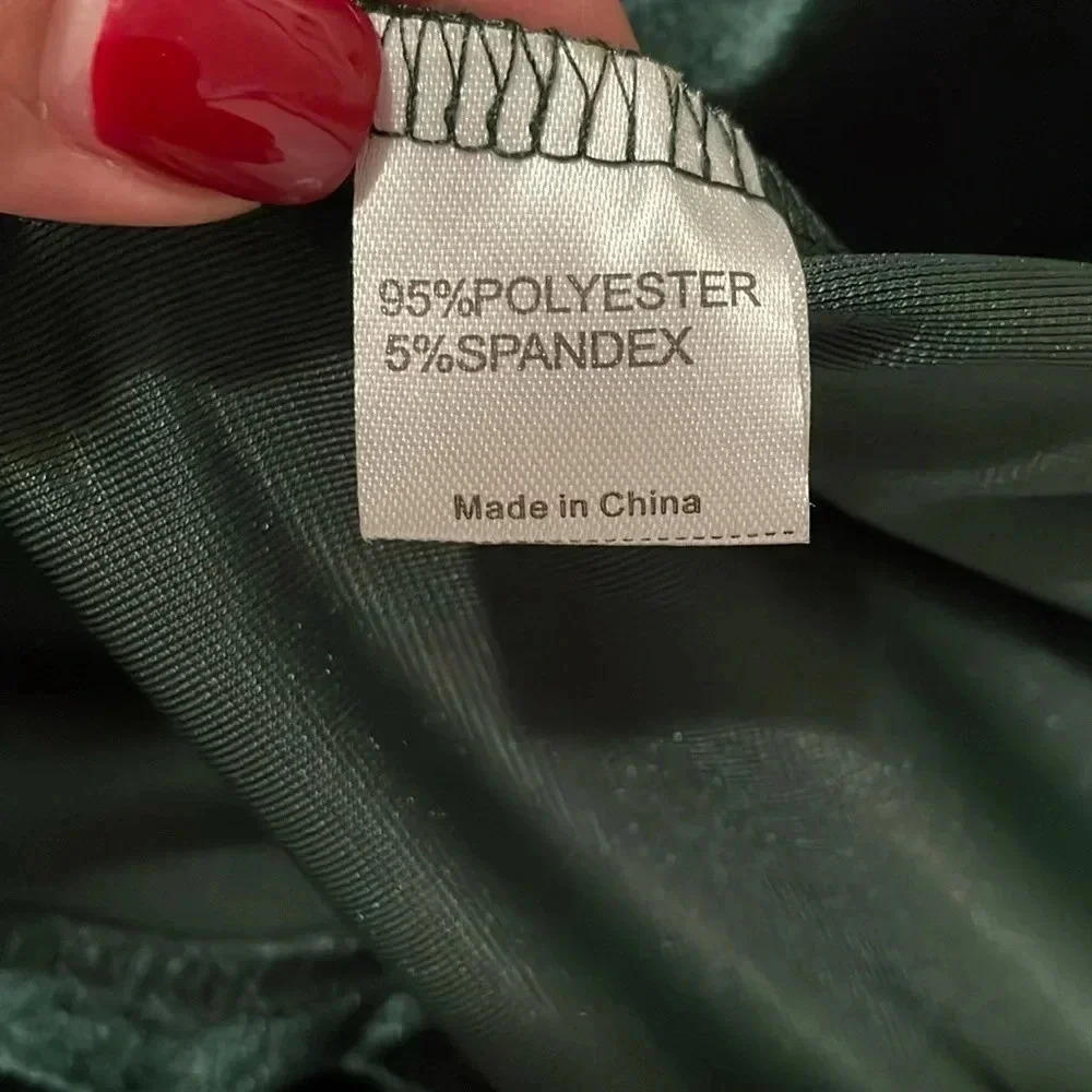 Guberry Elegant Green Velvet Wrap Dress - Picture 8 of 10